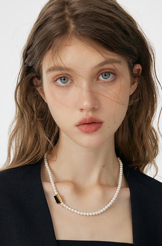 Classic Vintage Pearl Necklace