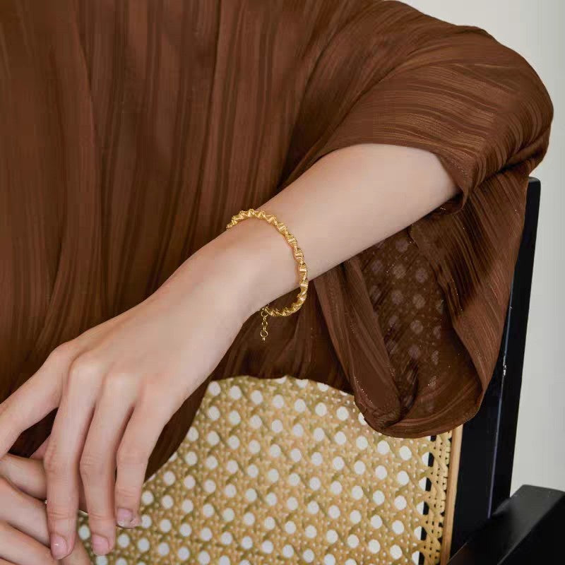 Simple Twisted Bracelet